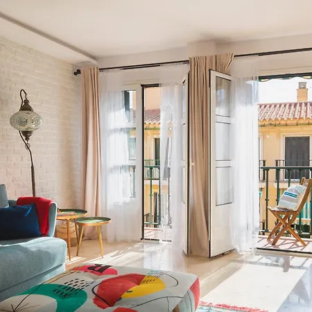 Centro Ii: And Bright With Balconies Apartment